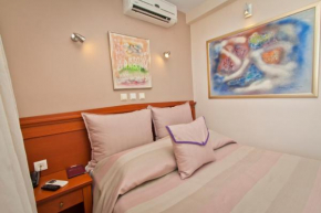 Triton Hotel Piraeus